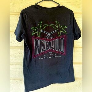 Riznwild brand size M . Never worn, bought them to support a friend